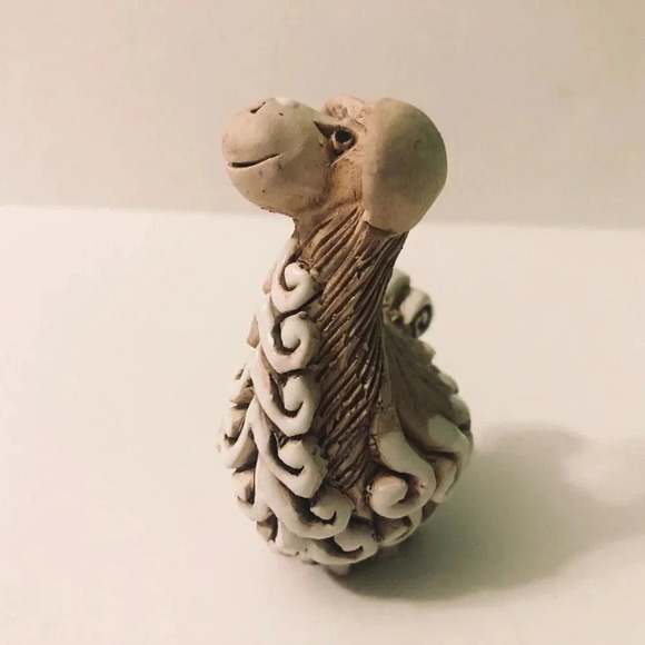 Vtg Artesania Rinconada Llama Art Pottery Figurine 3.25  Inch Tall Chipped Foot - Picture 3 of 16